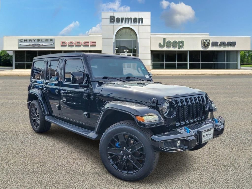 Used 2022 Jeep Wrangler Unlimited Sahara AWD/4WD image 1