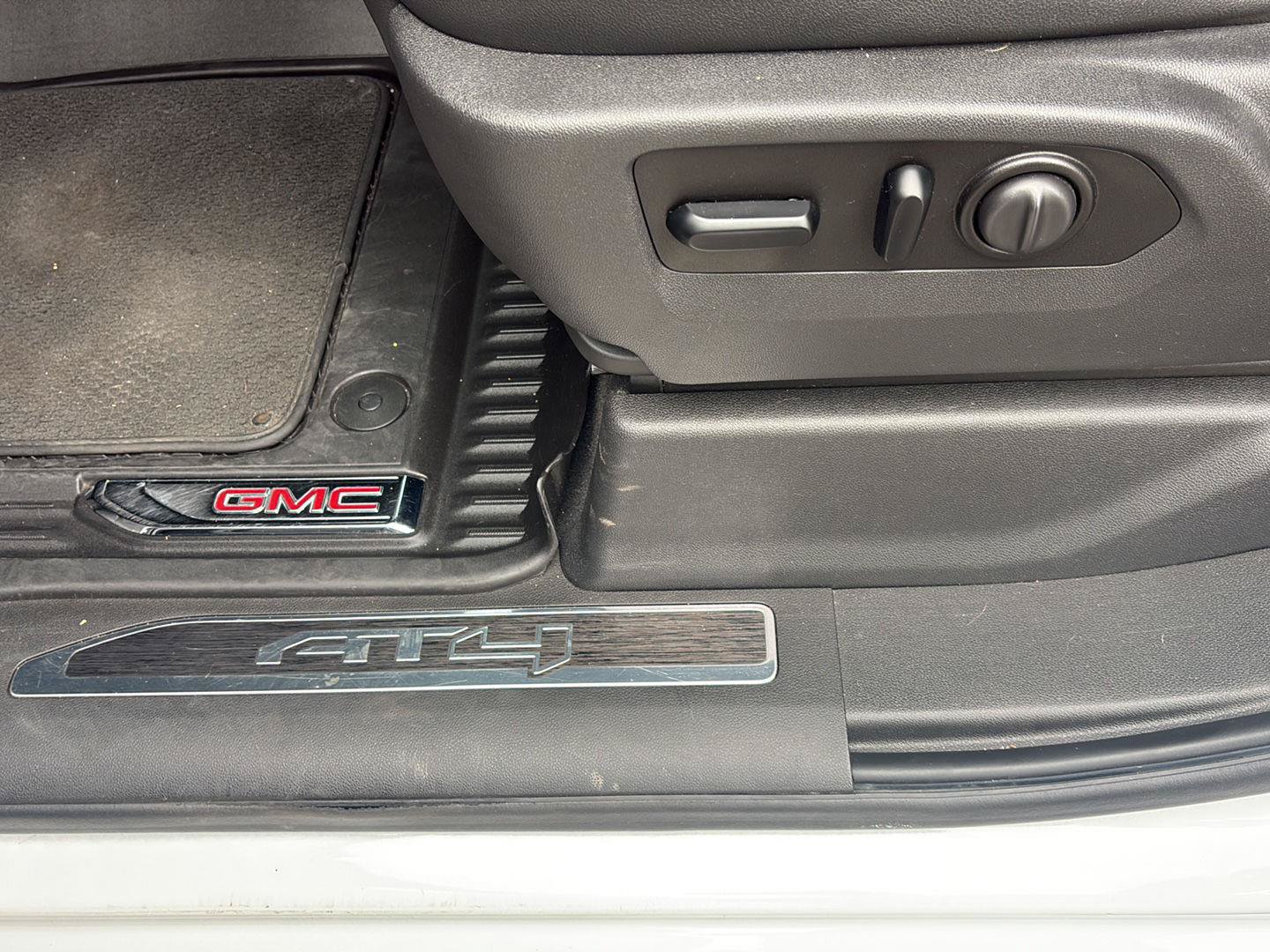 Used 2021 GMC Sierra 2500 AT4 AWD/4WD image 19