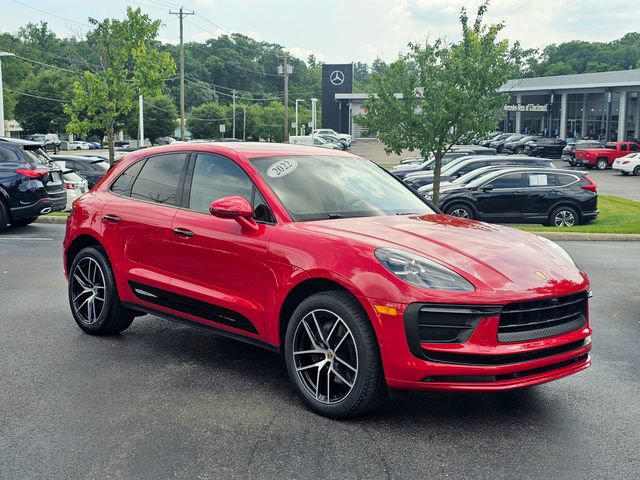 Used 2022 Porsche Macan AWD/4WD image 1