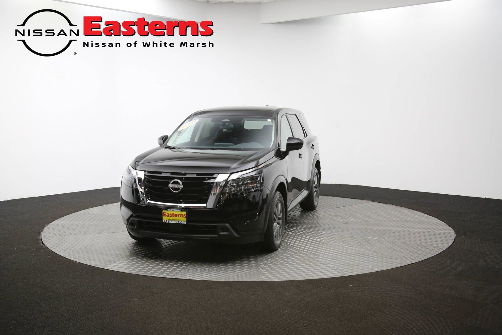 Used 2025 Nissan Pathfinder S image 85
