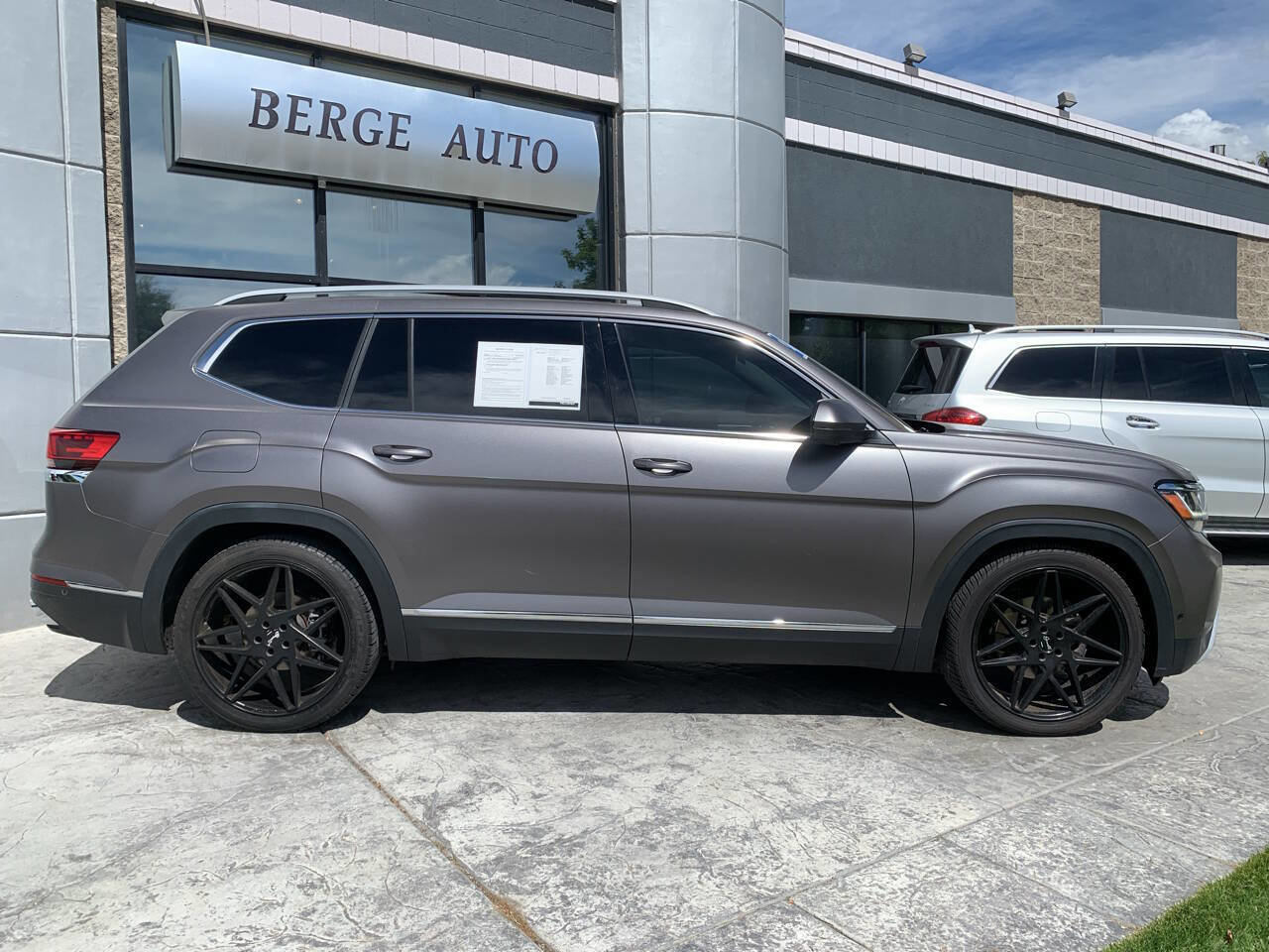 Used 2021 Volkswagen Atlas SEL Premium image 6