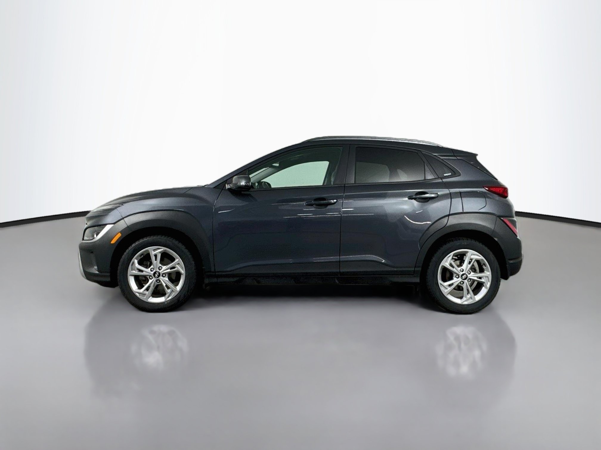 Used 2022 Hyundai Kona SEL FWD image 4