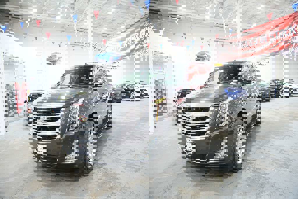 Used 2017 Cadillac Escalade ESV Premium Luxury image 4