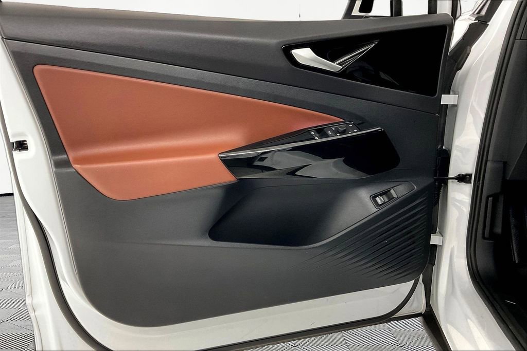 Used 2021 Volkswagen ID.4 Pro S w/ Gradient Package image 18