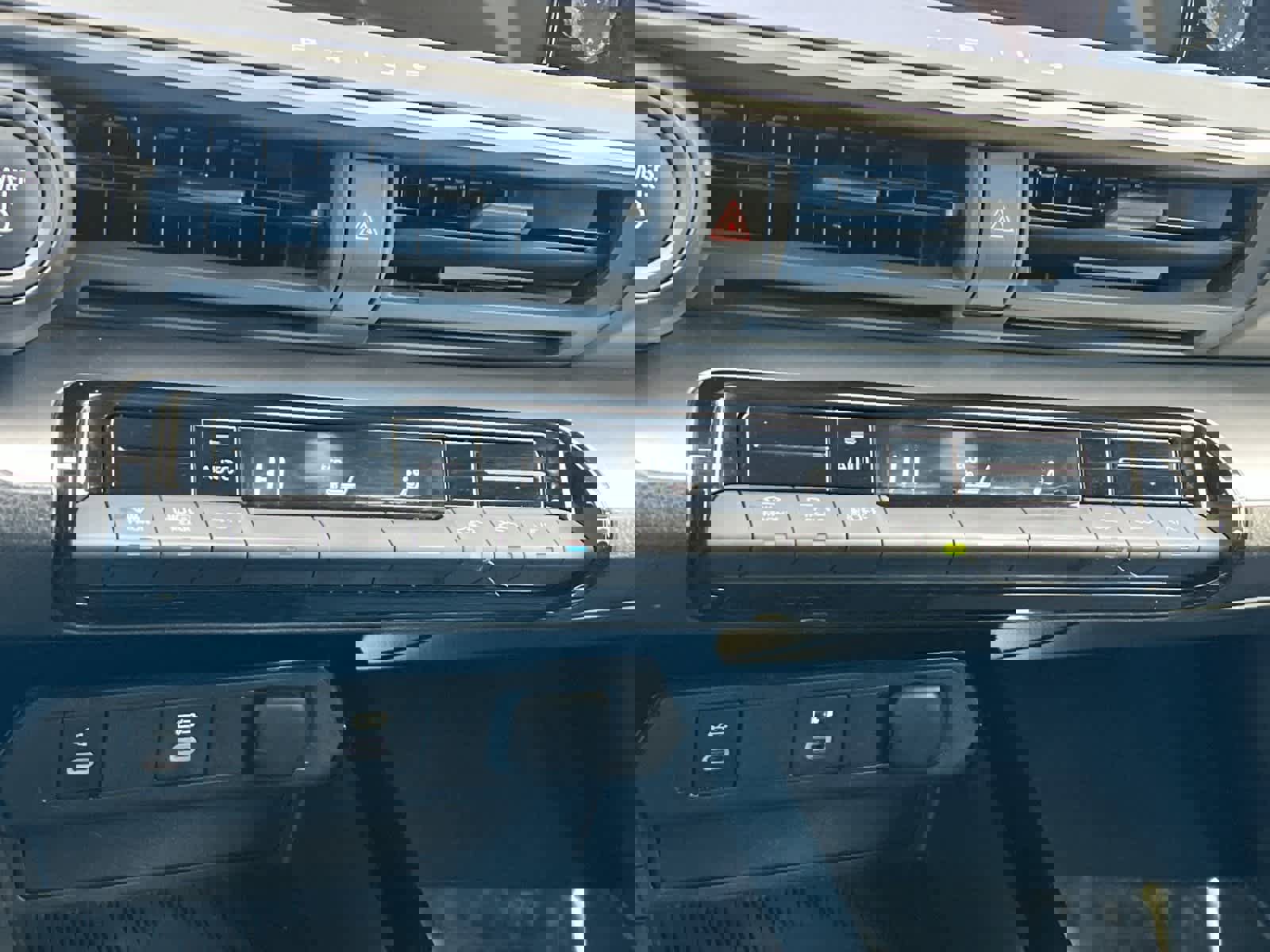 Used 2024 Toyota Prius LE image 20