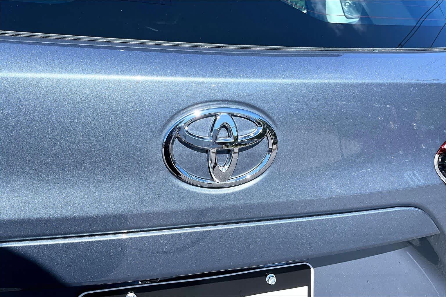 Certified 2026 Toyota Corolla Cross L FWD image 31
