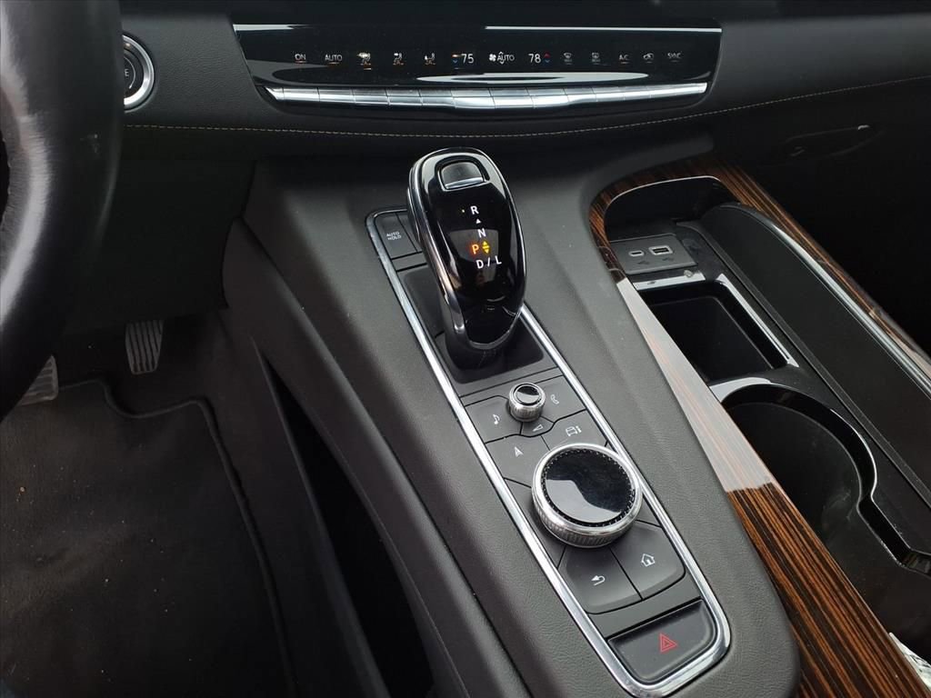 Used 2023 Cadillac Escalade Premium Luxury image 7