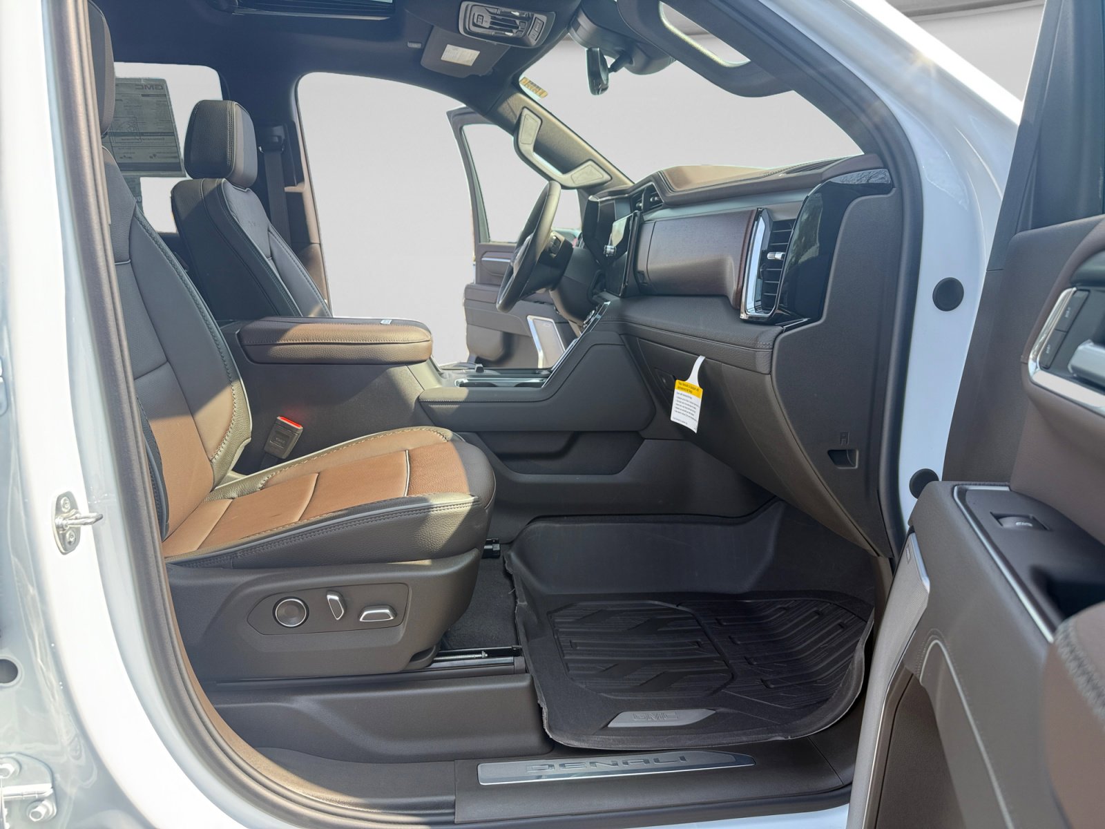 New 2026 GMC Sierra 3500 Denali w/ Technology Package image 17