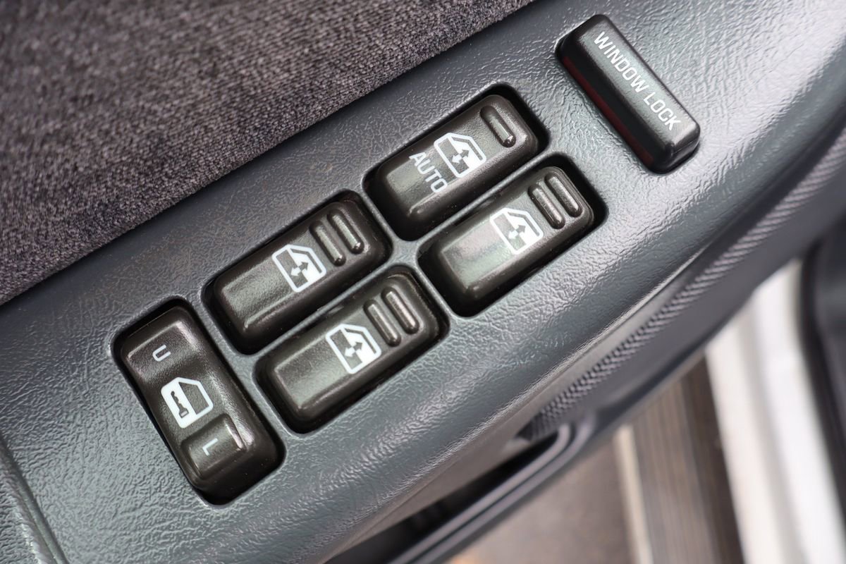 Used 2002 Chevrolet Silverado 2500 LS AWD/4WD image 27