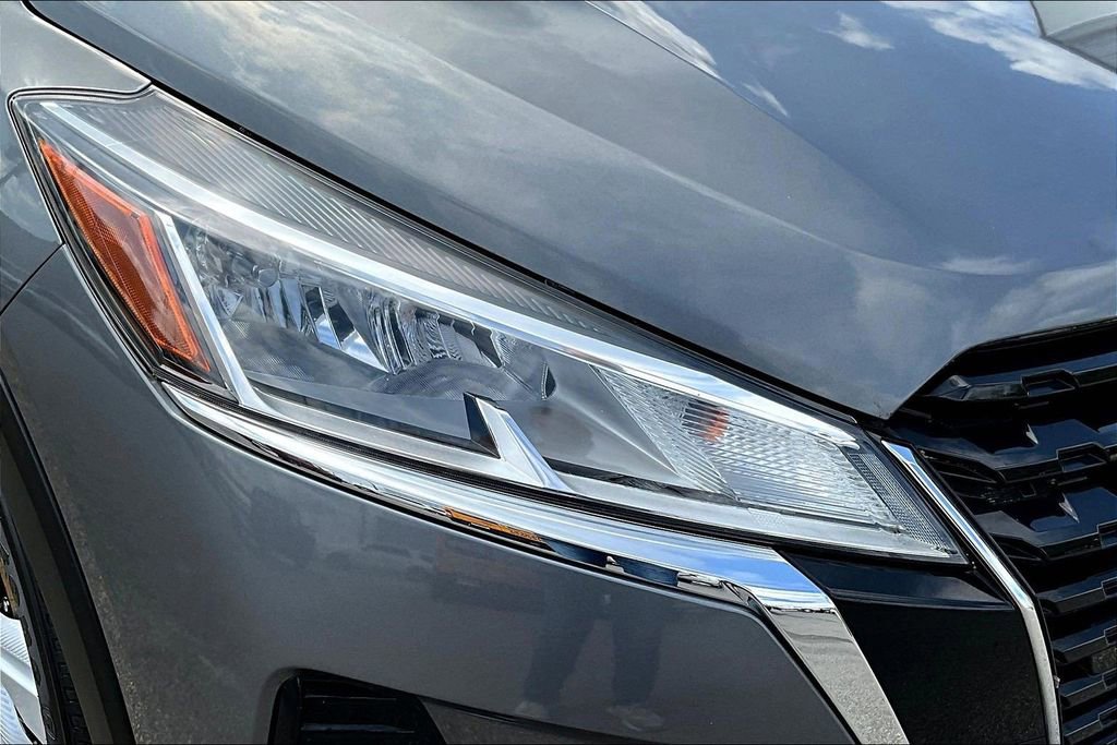 Used 2021 Nissan Kicks S image 33