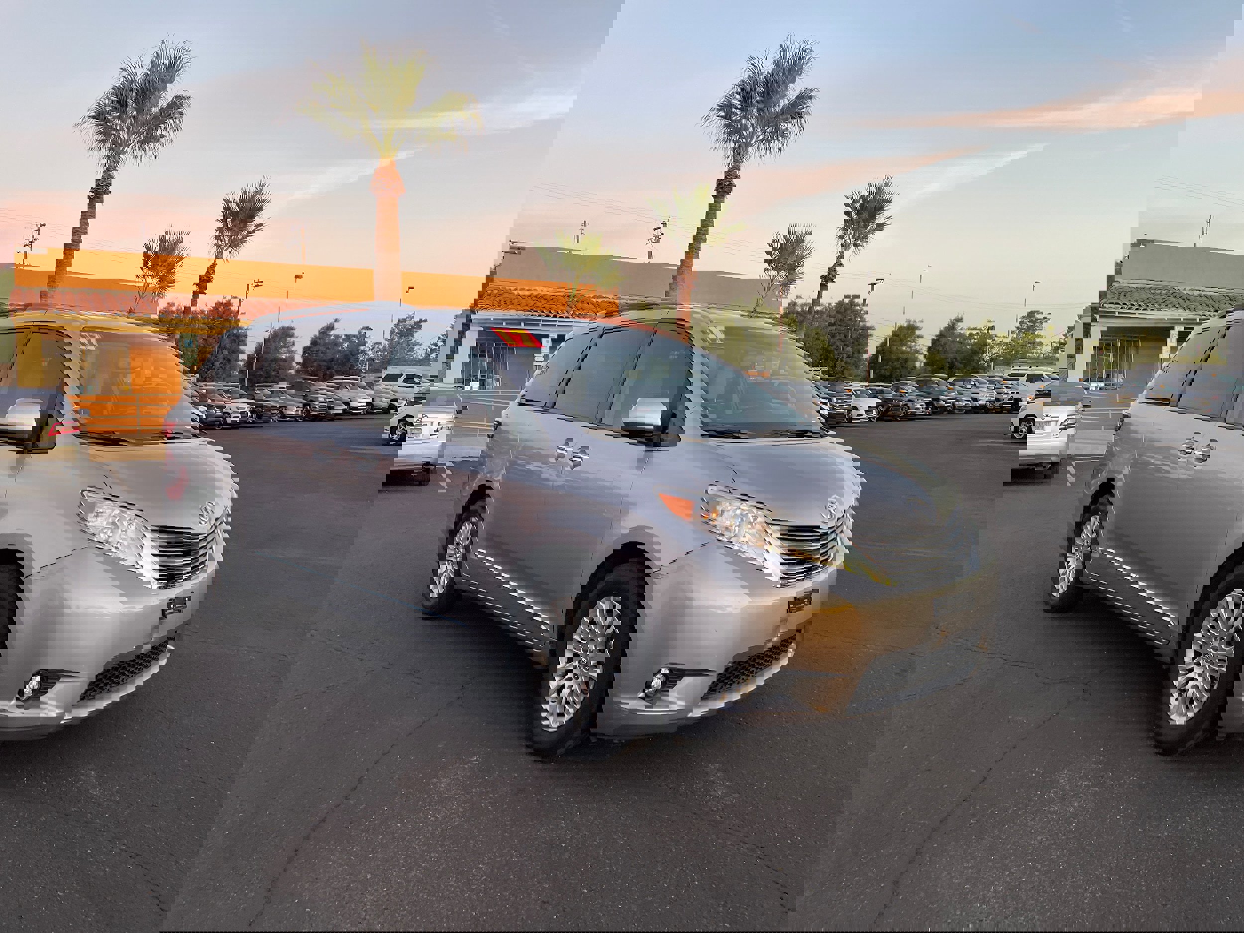 Used 2017 Toyota Sienna XLE image 7