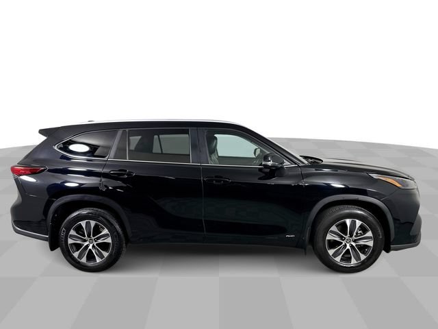 Used 2023 Toyota Highlander XLE AWD/4WD image 9