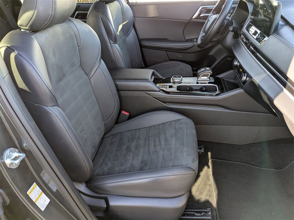 Used 2025 Mitsubishi Outlander SE image 42