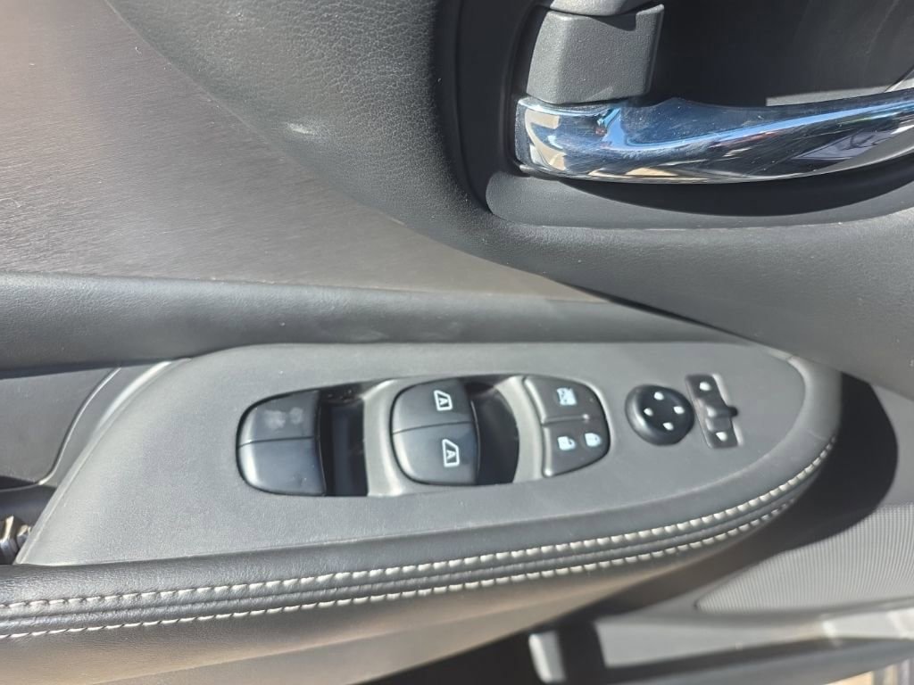 Used 2021 Nissan Murano SV FWD image 12