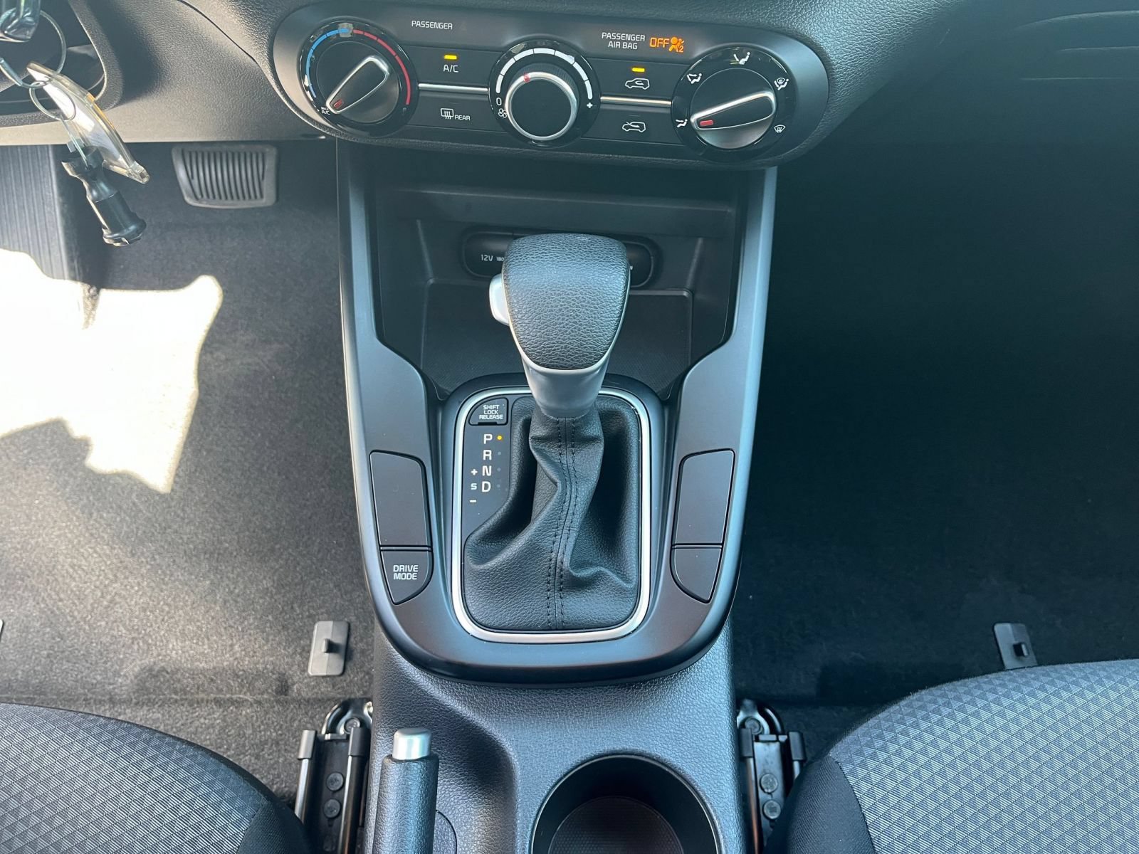 Used 2025 Kia Soul LX w/ LX Technology Package FWD image 38
