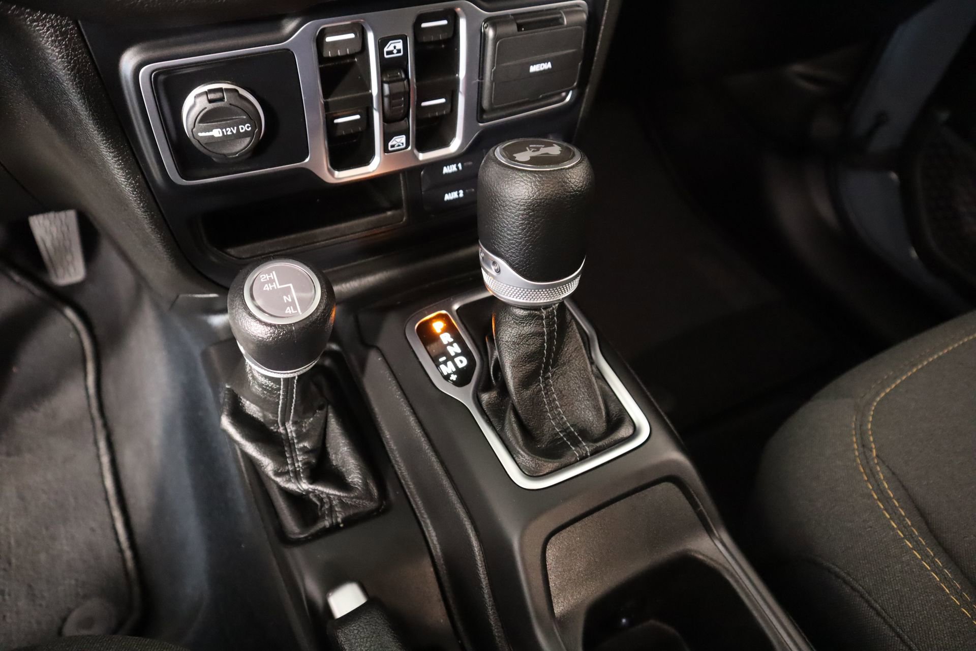 Used 2025 Jeep Wrangler Sport S image 8