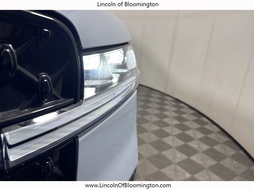 New 2025 Lincoln Navigator L Reserve w/ Jet Appearance Package image 13