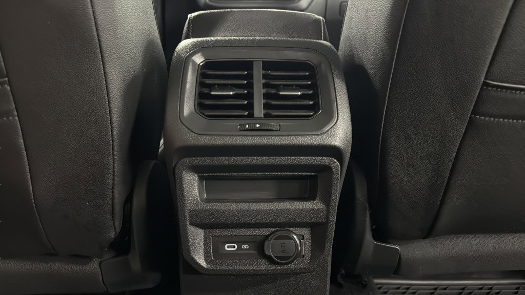 Used 2022 Volkswagen Tiguan SE image 26