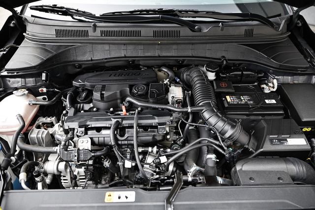 Used 2023 Hyundai Kona Limited image 31