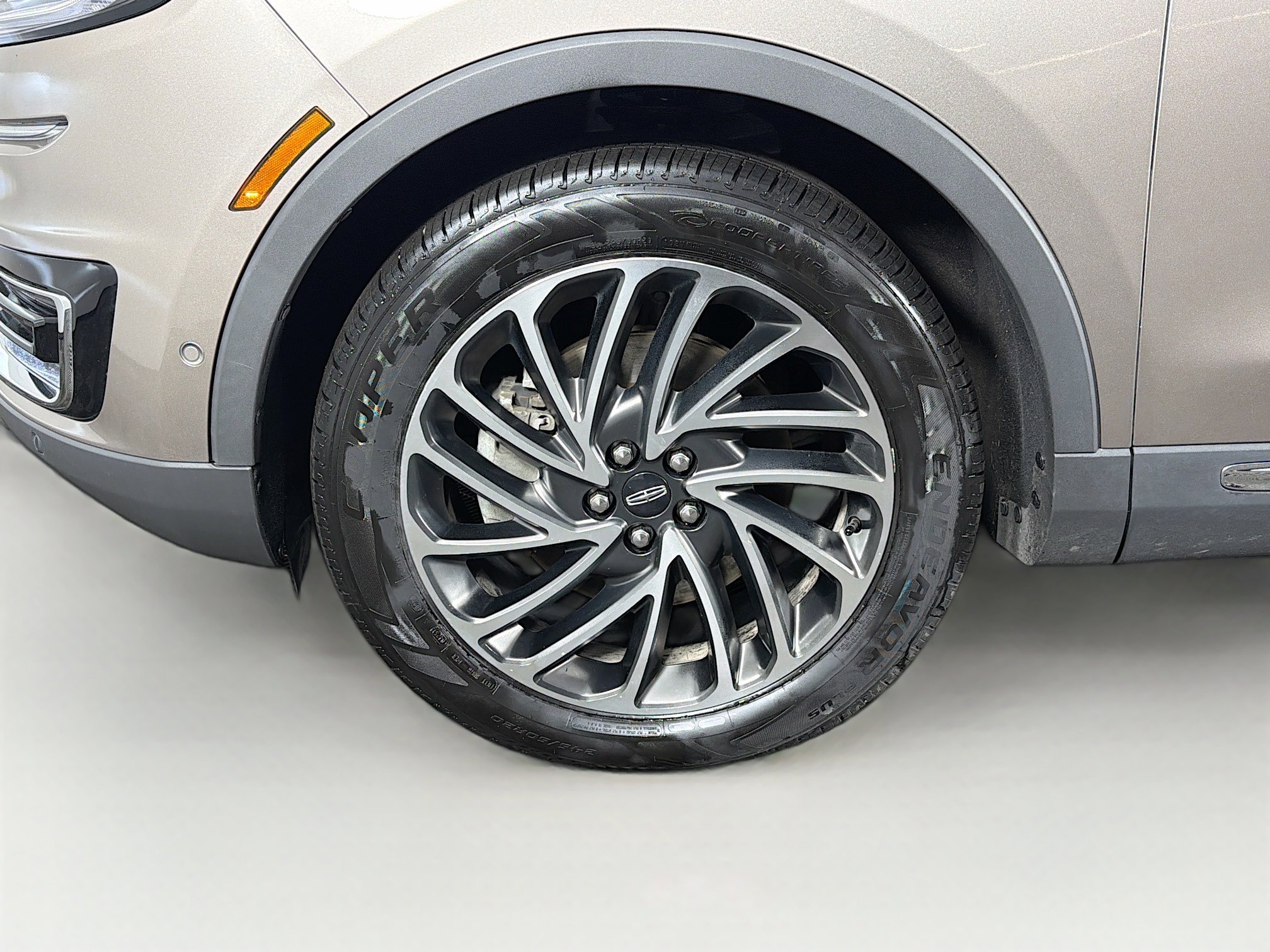 Used 2020 Lincoln Nautilus Reserve w/ Equipment Group 201A image 31