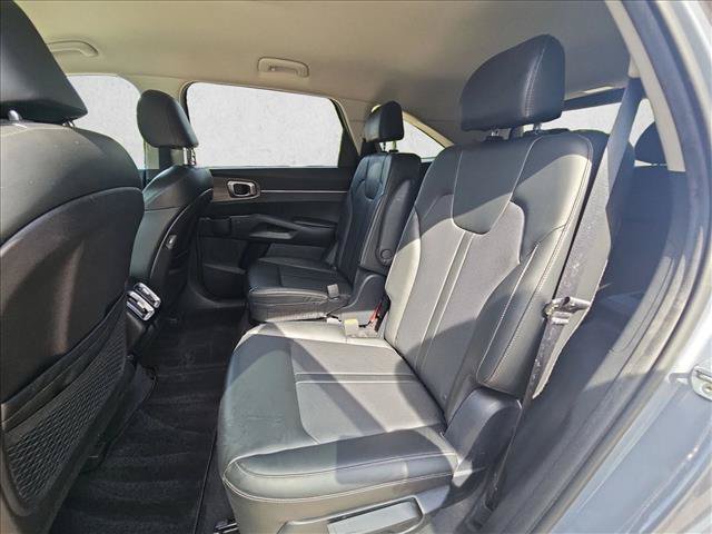 Used 2021 Kia Sorento EX AWD/4WD image 17
