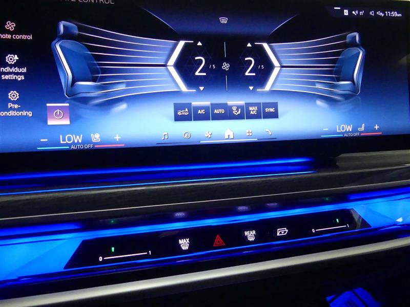 Used 2024 BMW i7 xDrive60 w/ Premium Package image 17