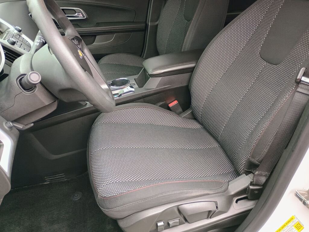 Used 2017 Chevrolet Equinox LS image 4