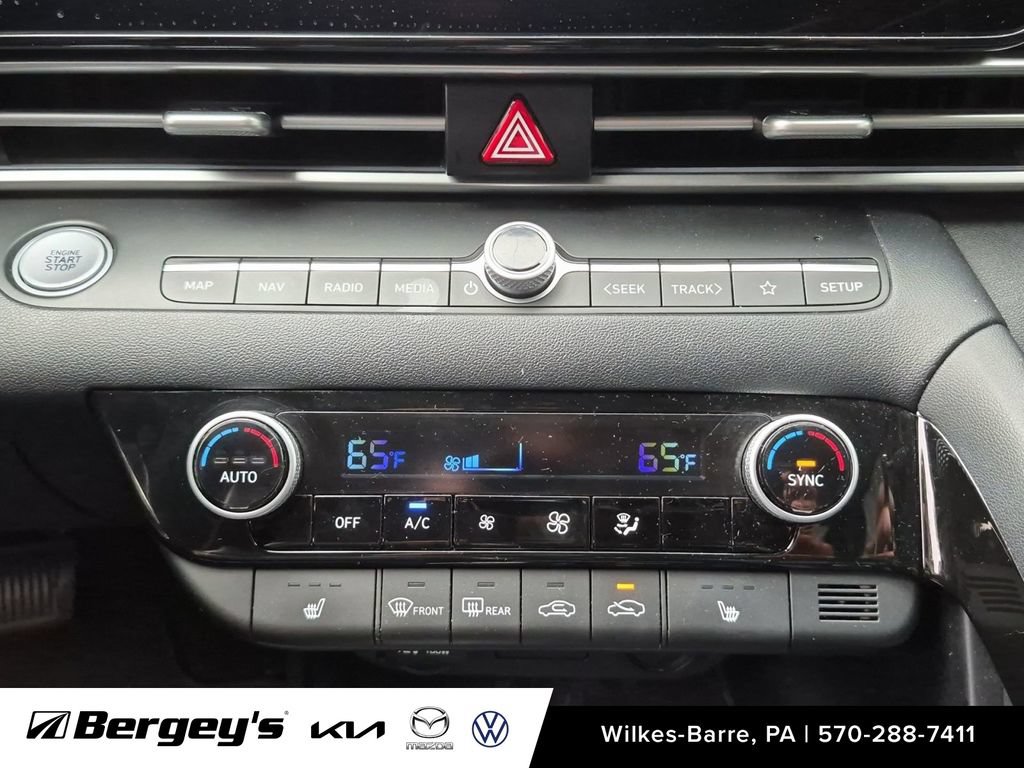 Used 2022 Hyundai Elantra Limited FWD image 20