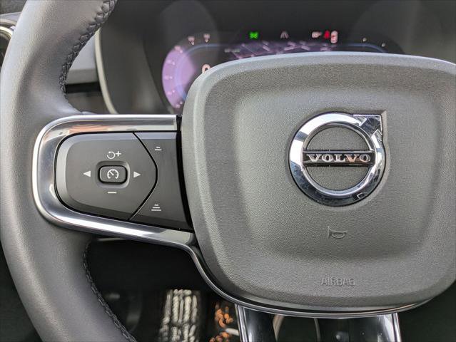 Used 2023 Volvo XC40 Recharge Plus image 14
