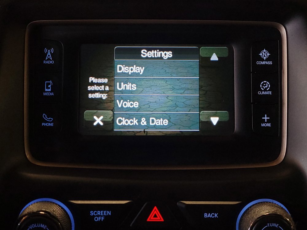 Used 2016 Jeep Grand Cherokee Laredo RWD image 25