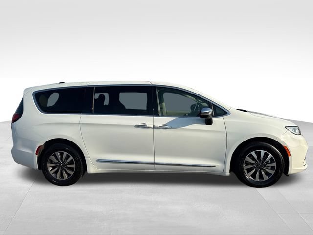 Used 2023 Chrysler Pacifica Limited FWD image 10