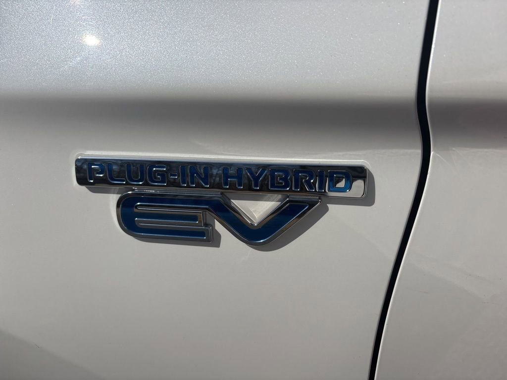 Used 2020 Mitsubishi Outlander SEL AWD/4WD image 29