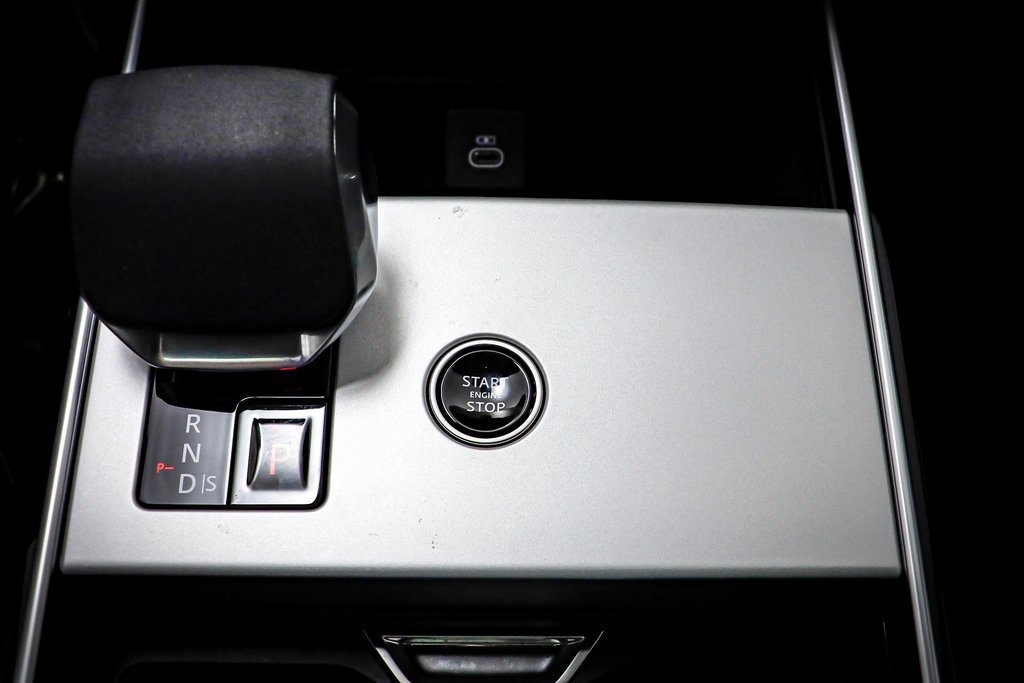 New 2025 Land Rover Range Rover SE image 15