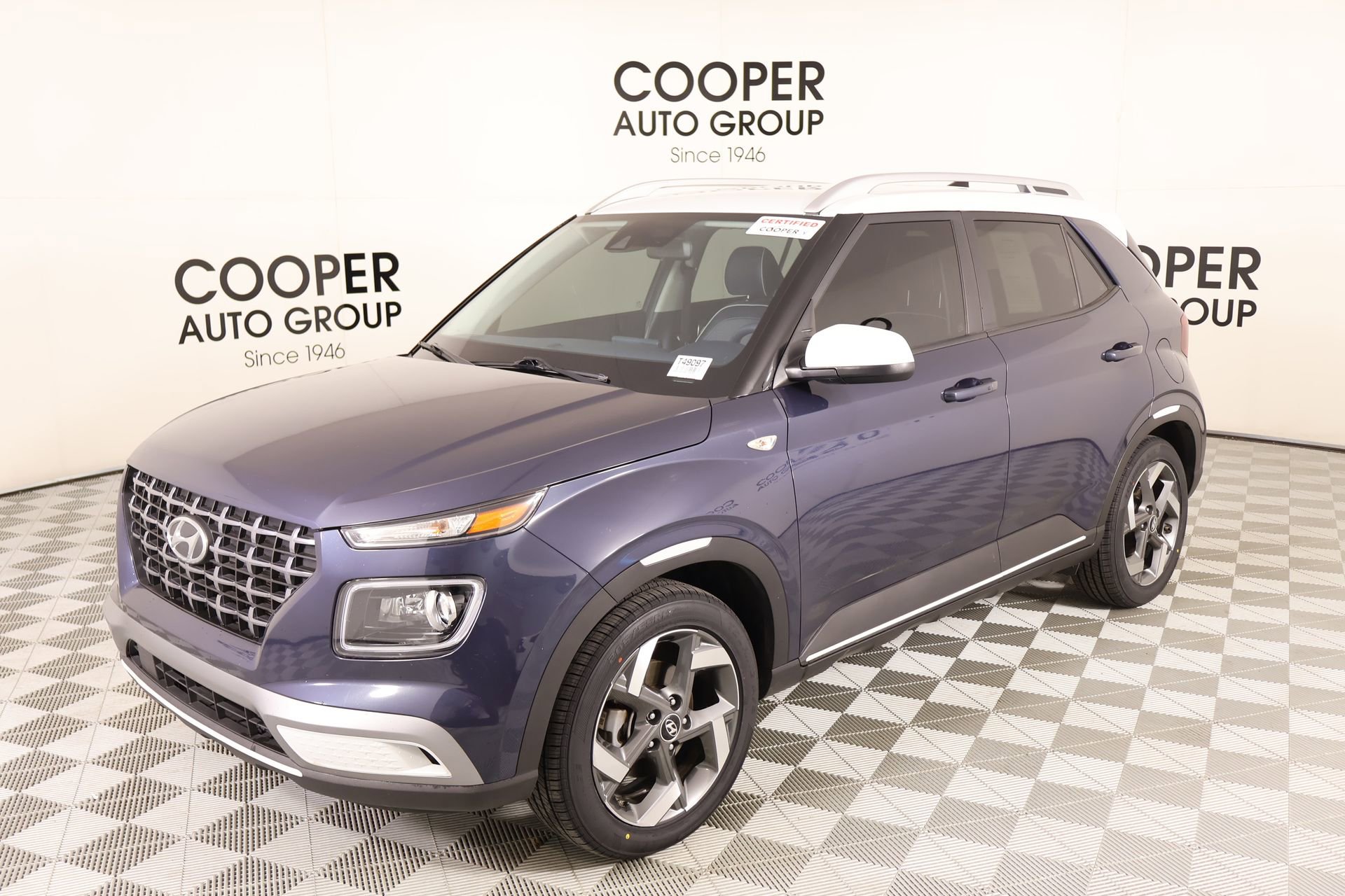 Used 2022 Hyundai Venue Limited image 11