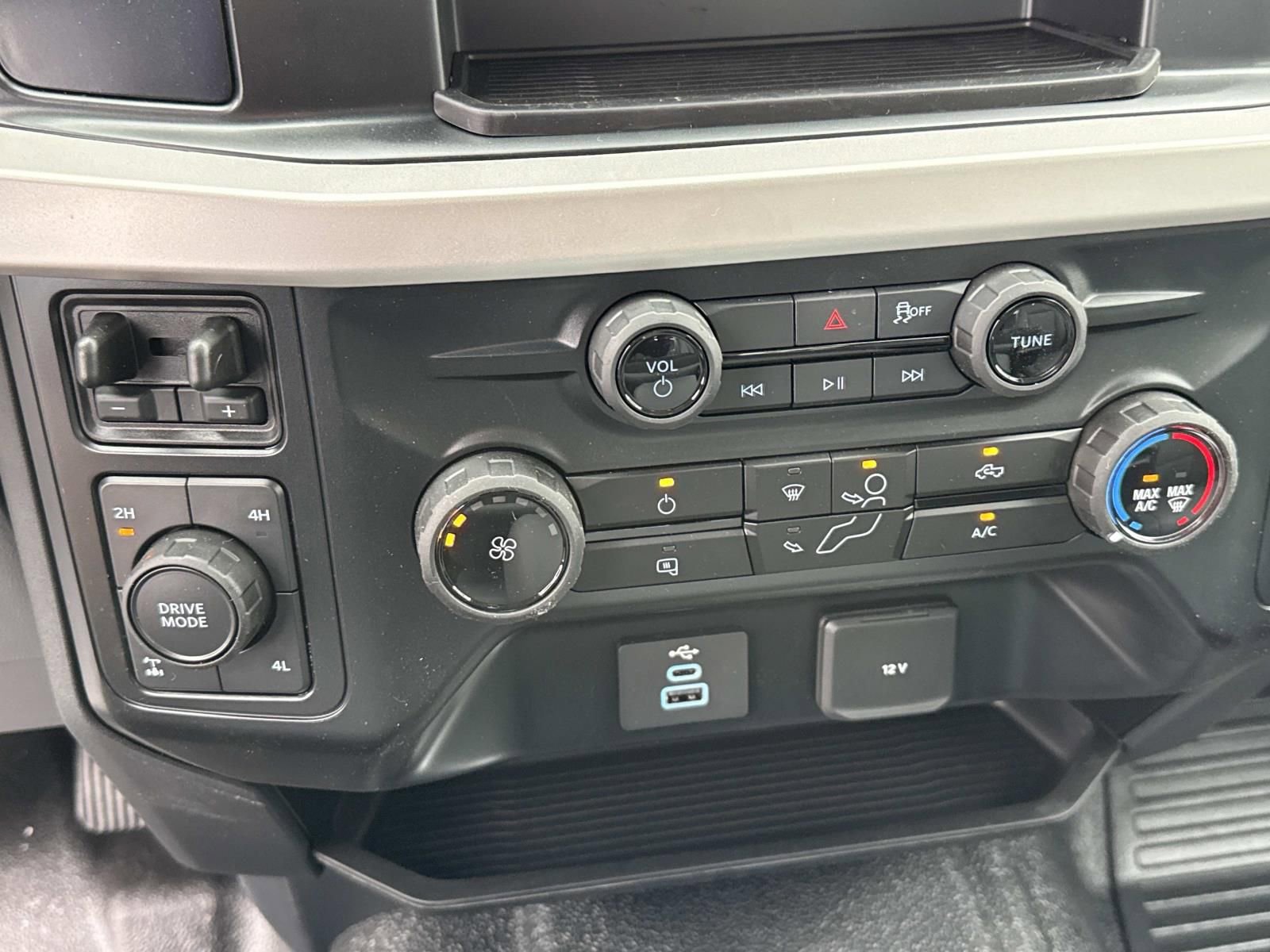 New 2025 Ford F250 XL w/ XL Driver Assist Package AWD/4WD image 16