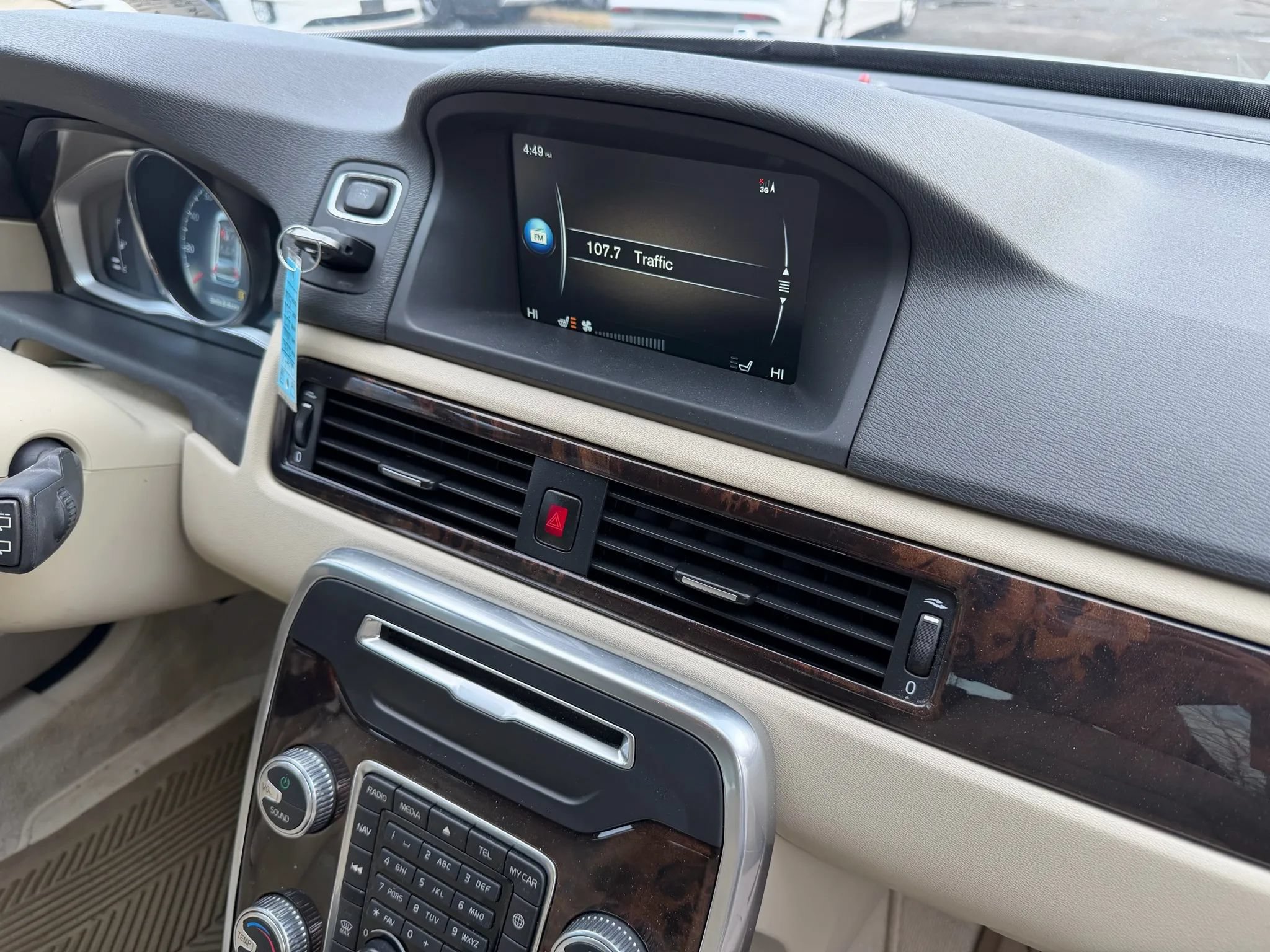 Used 2015 Volvo XC70 T5 Premier FWD image 16