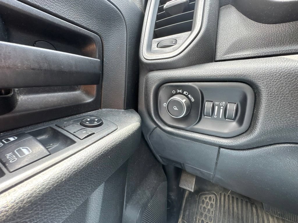 Used 2020 RAM 2500 Tradesman w/ Chrome Appearance Group AWD/4WD image 19