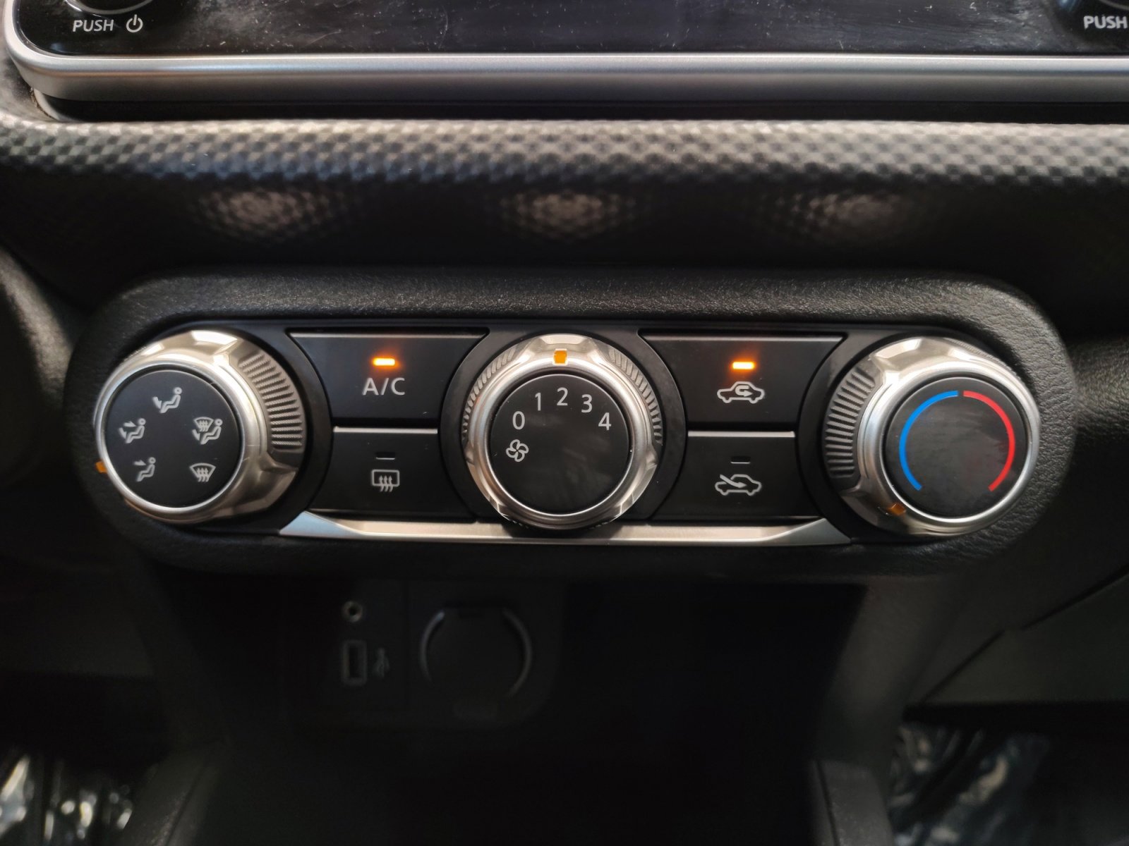 Certified 2025 Nissan Kicks Play S FWD image 20