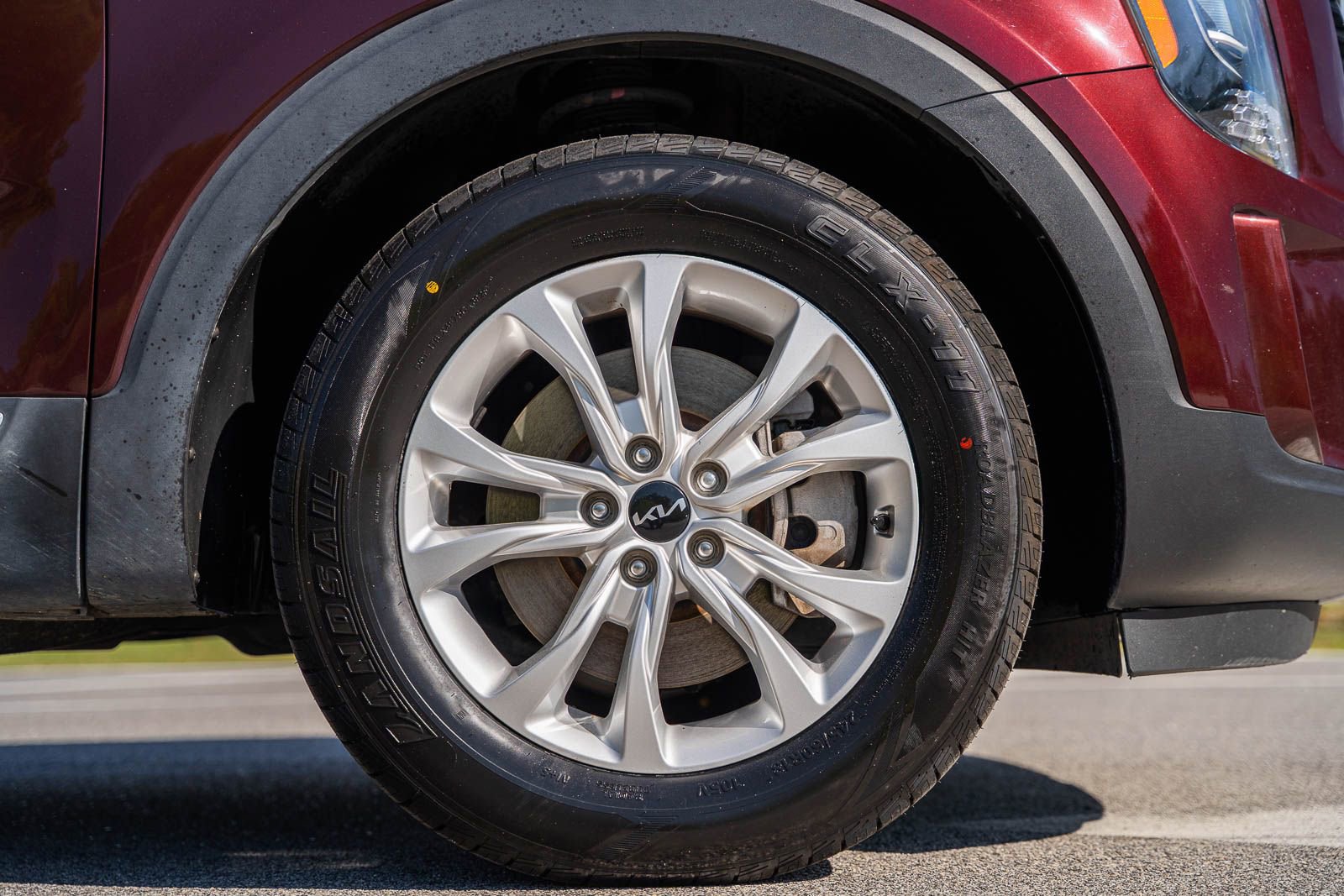Used 2022 Kia Telluride LX AWD/4WD image 11