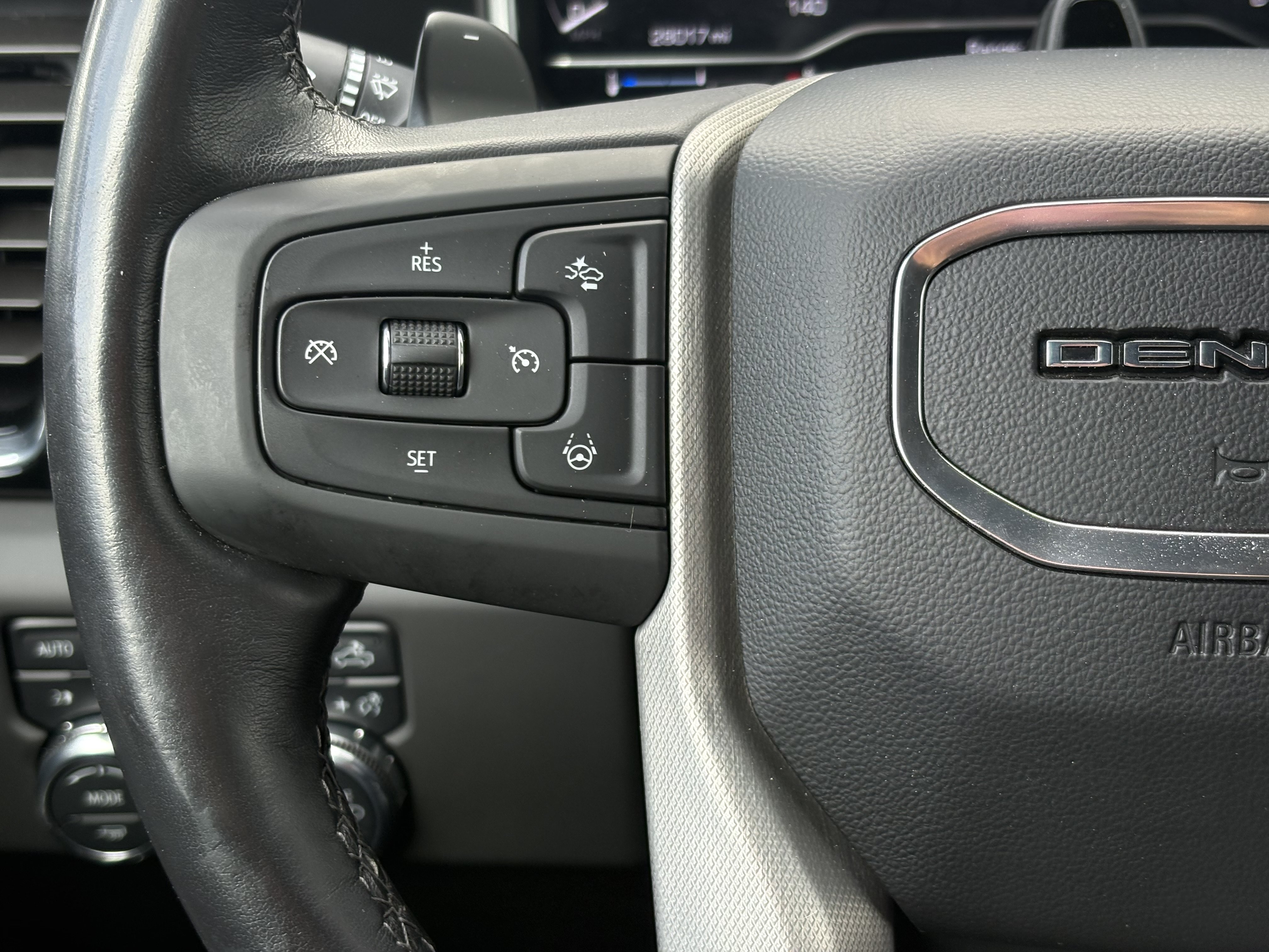 Used 2024 GMC Sierra 1500 Denali w/ Technology Package AWD/4WD image 16