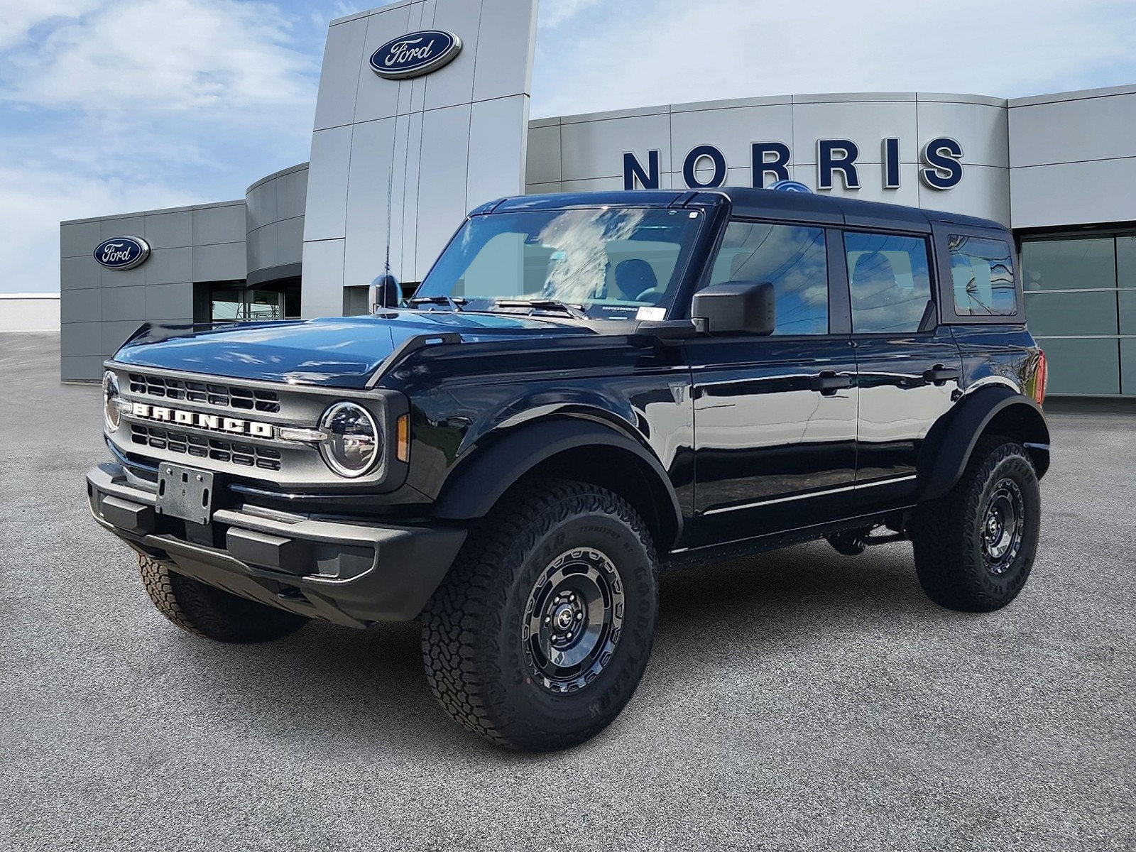 New 2025 Ford Bronco 4-Door w/ Sasquatch Package image 2