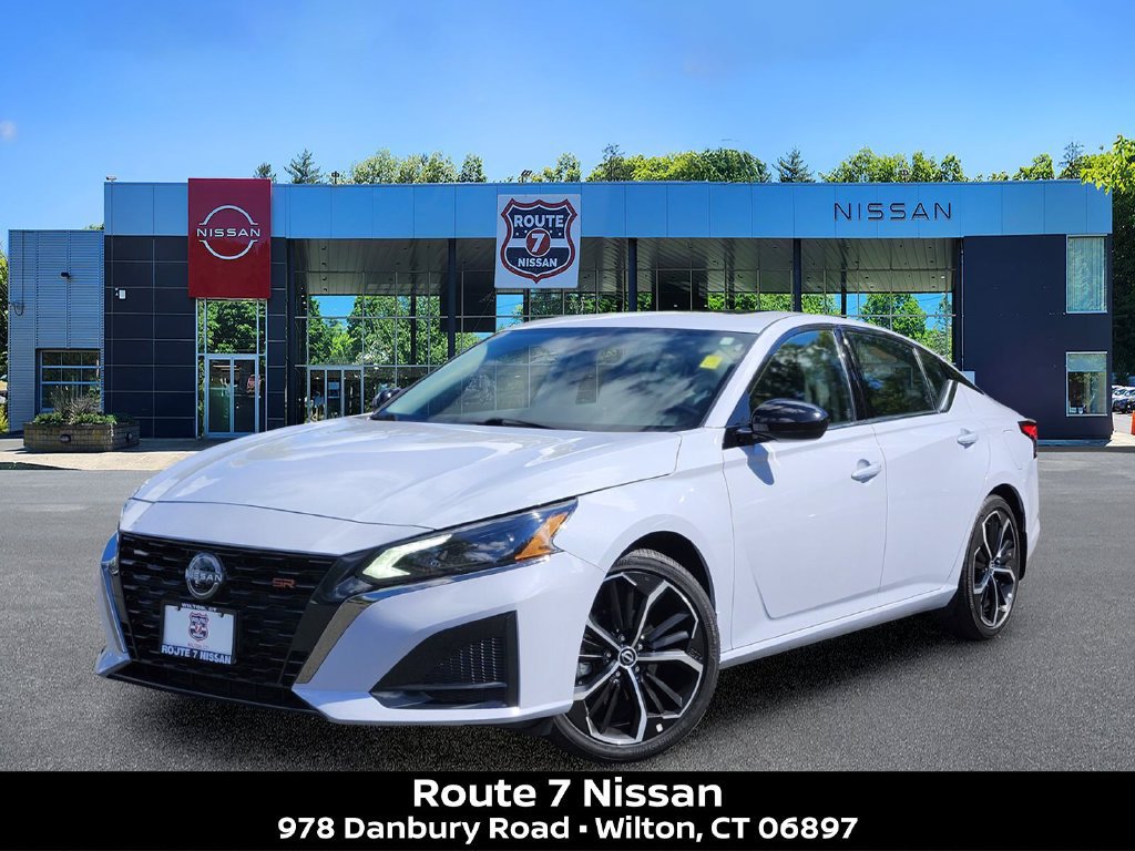 Certified 2024 Nissan Altima 2.5 SR w/ SR Premium Package FWD image 1