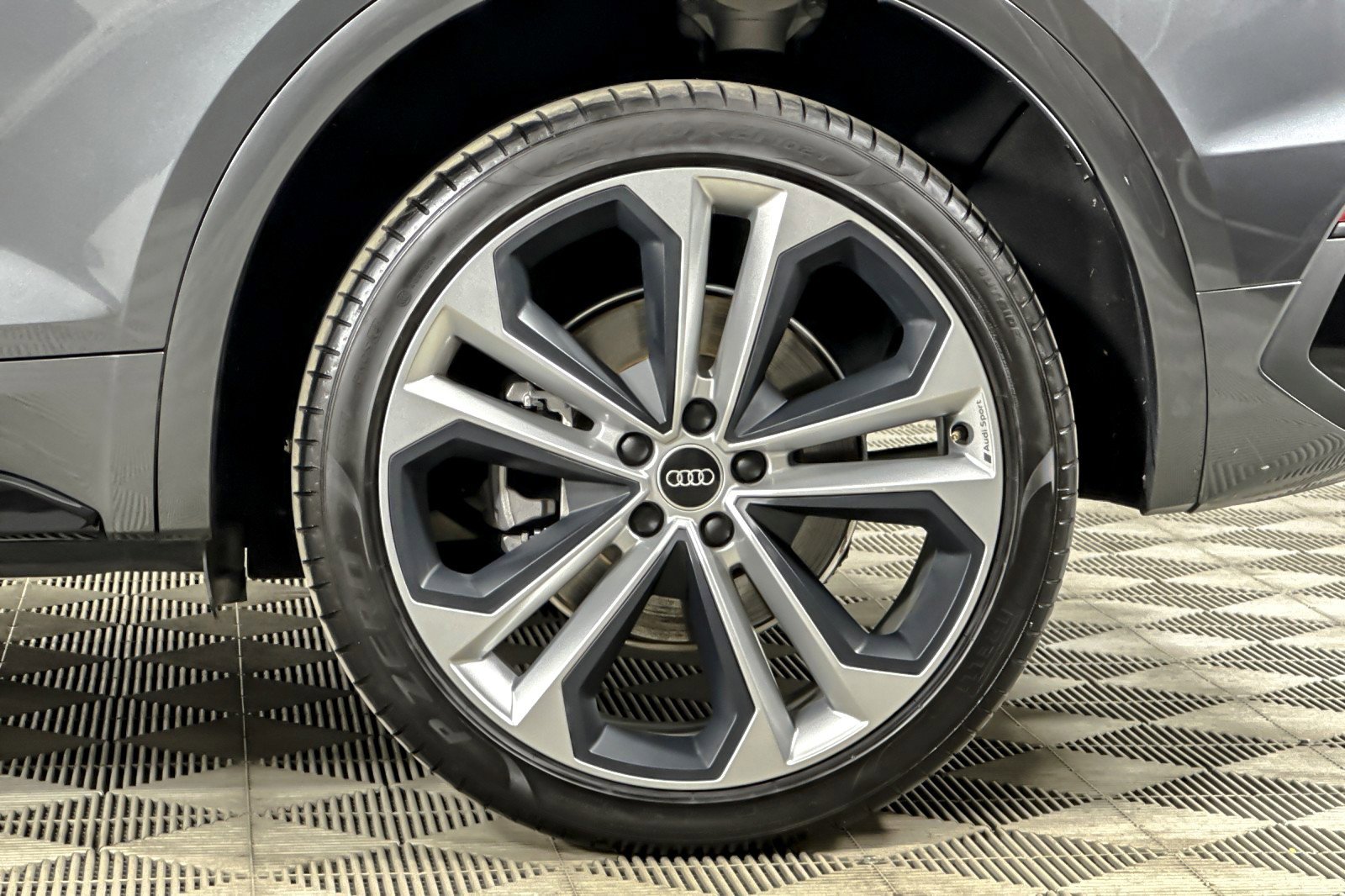 Used 2023 Audi Q5 2.0T Premium Plus w/ Premium Plus Package image 25