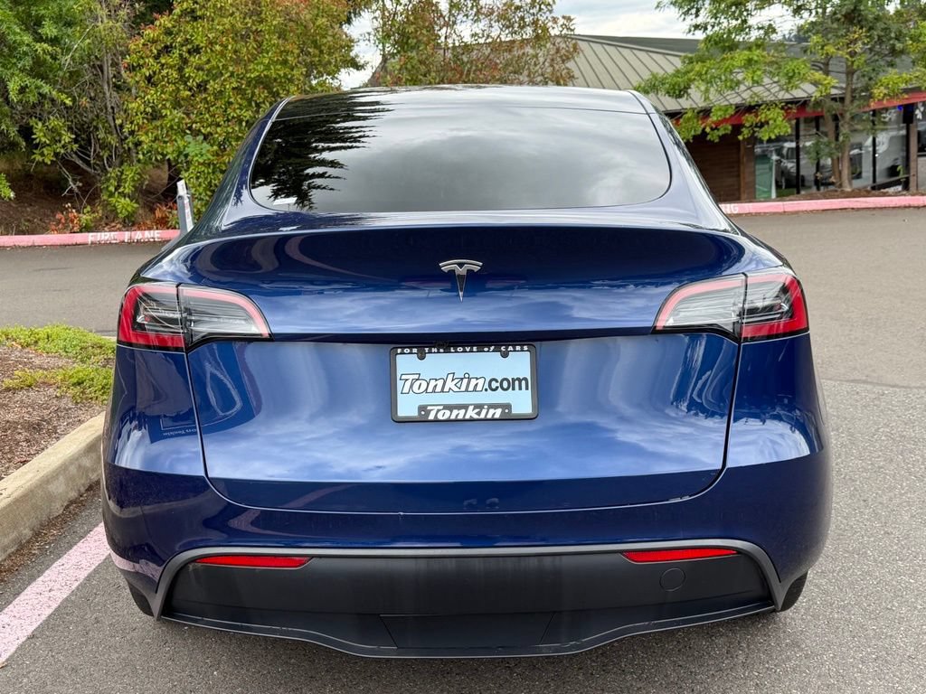 Used 2025 Tesla Model Y Long Range AWD/4WD image 6
