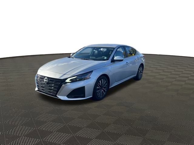 Used 2023 Nissan Altima 2.5 SV