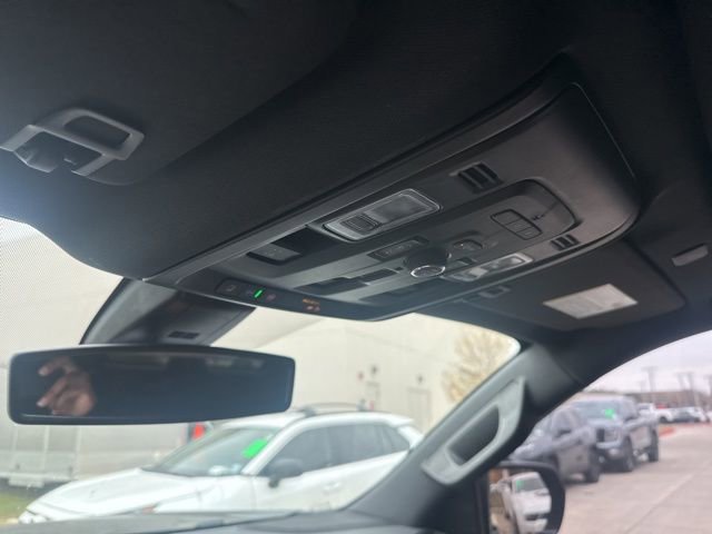 Used 2021 GMC Yukon AT4 w/ Technology Package image 18