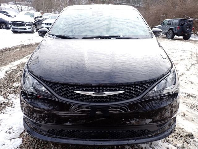 New 2026 Chrysler Voyager LX image 10