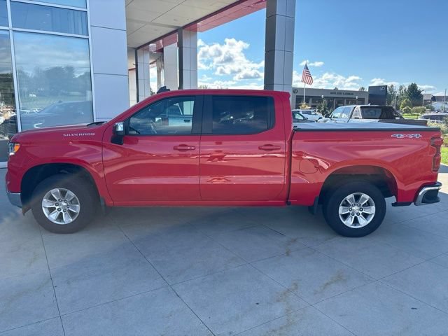 Used 2025 Chevrolet Silverado 1500 LT AWD/4WD image 4
