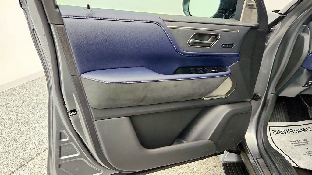 Used 2026 INFINITI QX80 4WD image 11