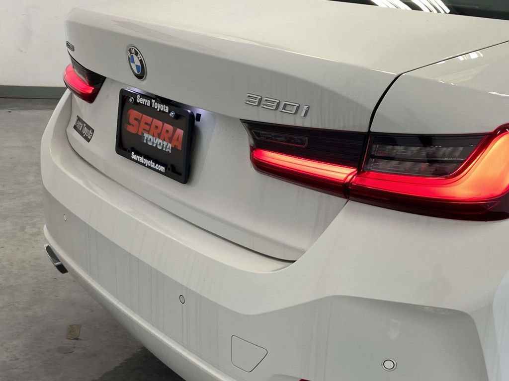 Used 2025 BMW 330i xDrive Sedan w/ Convenience Package AWD/4WD image 13